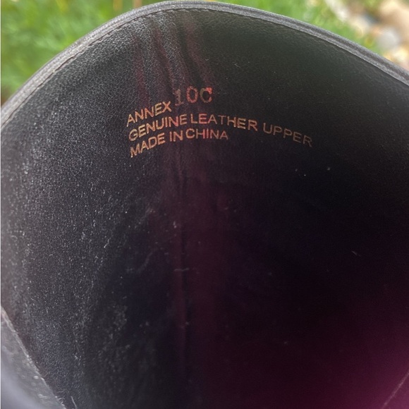 Black Knee-High Leather Boots - Picture 5 of 5